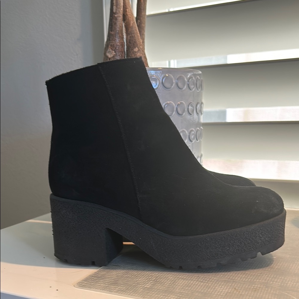 Black Platform Ankle Boots with Chunky Sole